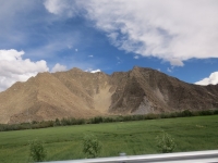 04-barren-mountains-landscape-lhasa